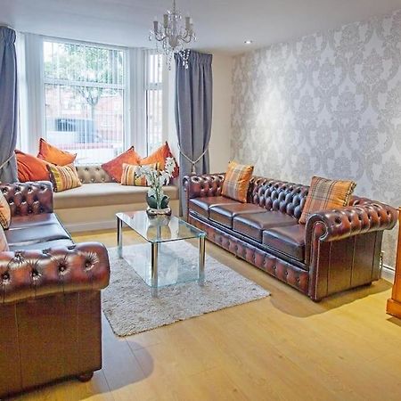Scarborough Stays - Luxury Townhouse Ideal For Large Groups - Hot Tub ภายนอก รูปภาพ