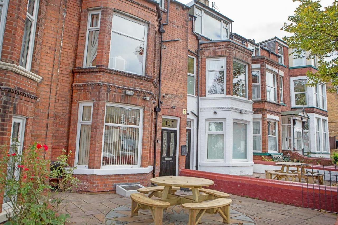 Scarborough Stays - Luxury Townhouse Ideal For Large Groups - Hot Tub ภายนอก รูปภาพ